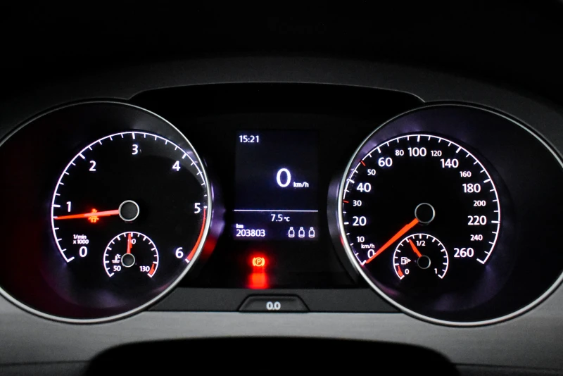 VW Sportsvan Дистроник, снимка 12 - Автомобили и джипове - 49565904