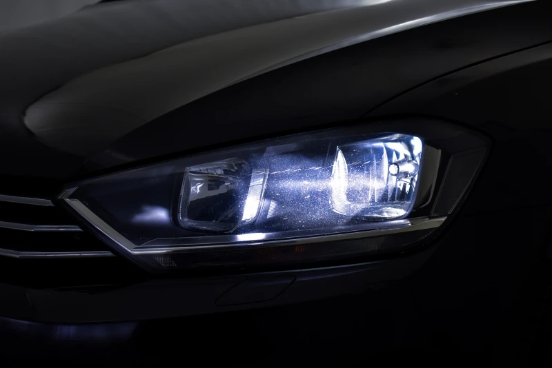 VW Sportsvan Дистроник, снимка 4 - Автомобили и джипове - 49565904