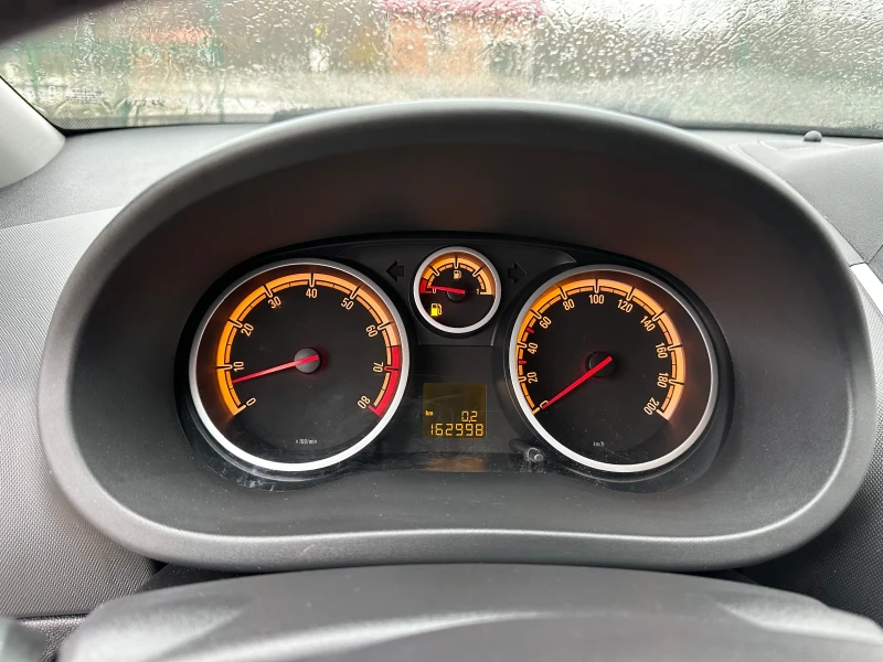 Opel Corsa 1.4 I AKTIVA, снимка 11 - Автомобили и джипове - 52891371