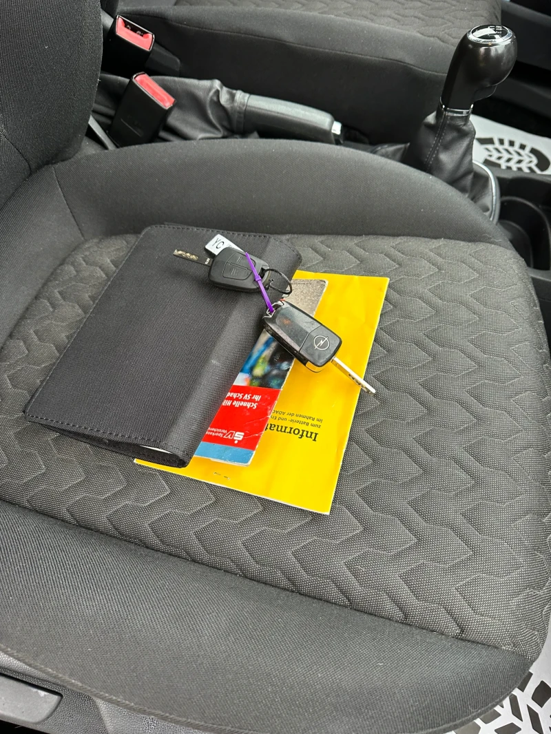 Opel Corsa 1.4 I AKTIVA, снимка 15 - Автомобили и джипове - 52891371