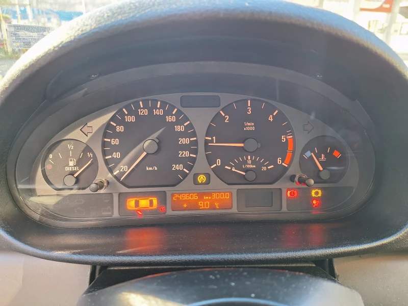 BMW 320, снимка 7 - Автомобили и джипове - 52999849