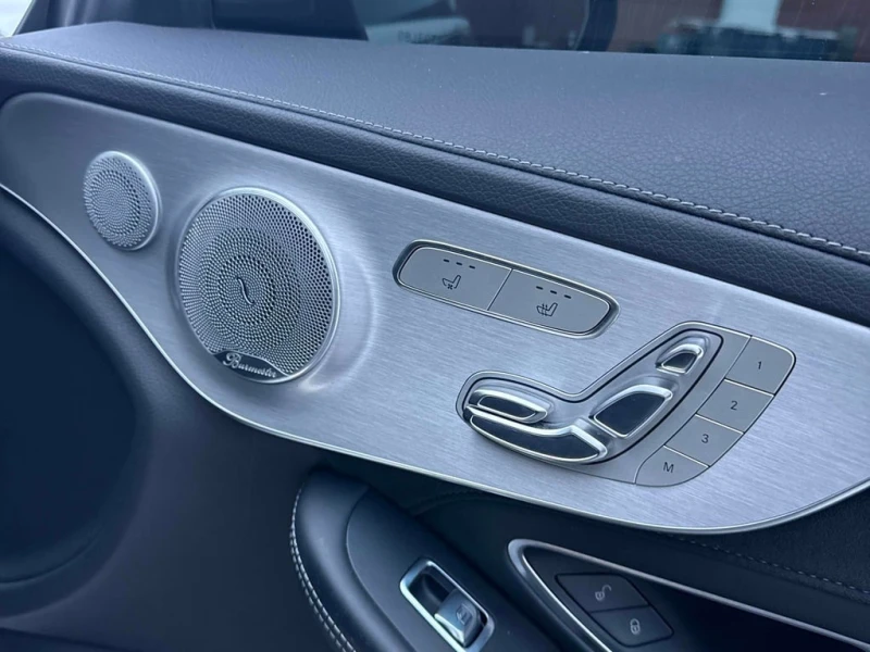 Mercedes-Benz C 63 AMG * CARFAX * БЕЗ ПЪРВОНАЧАЛНА ВНОСКА, снимка 11 - Автомобили и джипове - 53042909