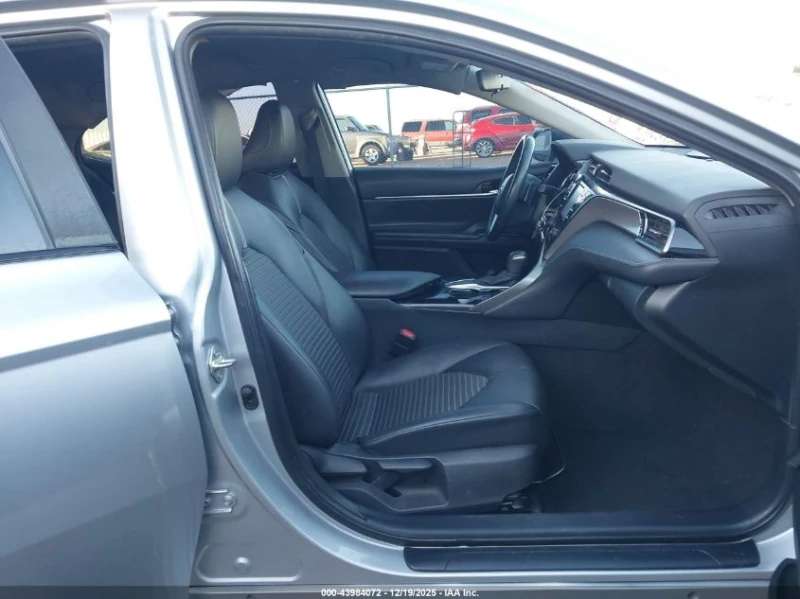 Toyota Camry 2.5l Se Nightshade, снимка 5 - Автомобили и джипове - 53518366