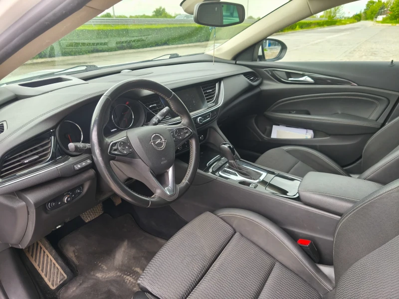 Opel Insignia Grand sport, снимка 11 - Автомобили и джипове - 53578238