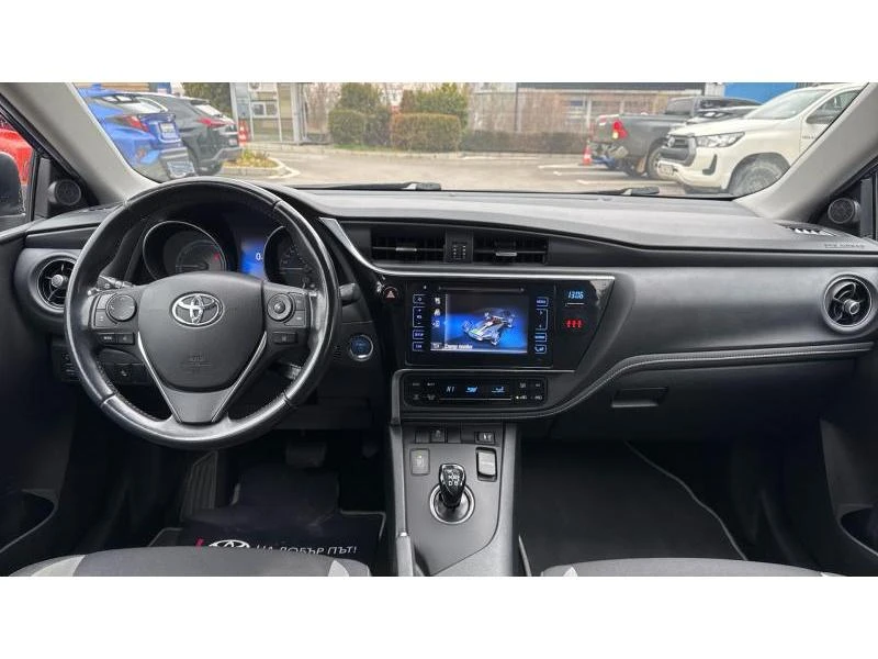 Toyota Auris 1.8HSD CVT Luna - изображение 8