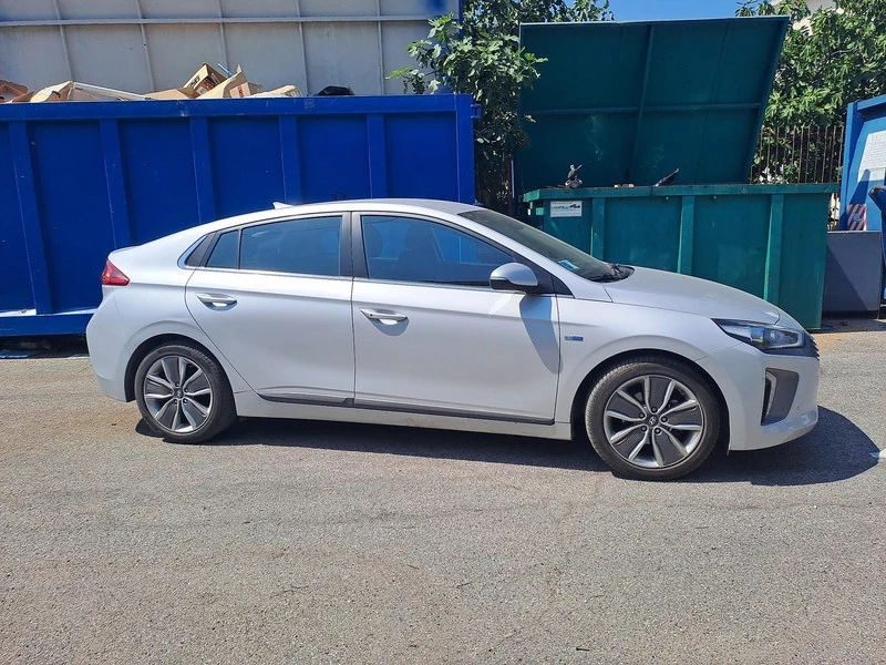 Hyundai Ioniq 1.6GDI Hybrid Очакван внос, снимка 4 - Автомобили и джипове - 55300970