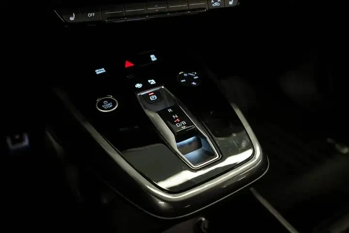 Audi E-Tron, снимка 7 - Автомобили и джипове - 56685114