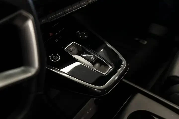 Audi E-Tron, снимка 13 - Автомобили и джипове - 56685114