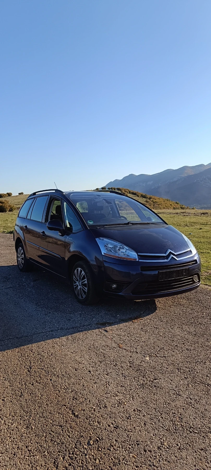 Citroen Grand C4 Picasso 1.8i - изображение 3