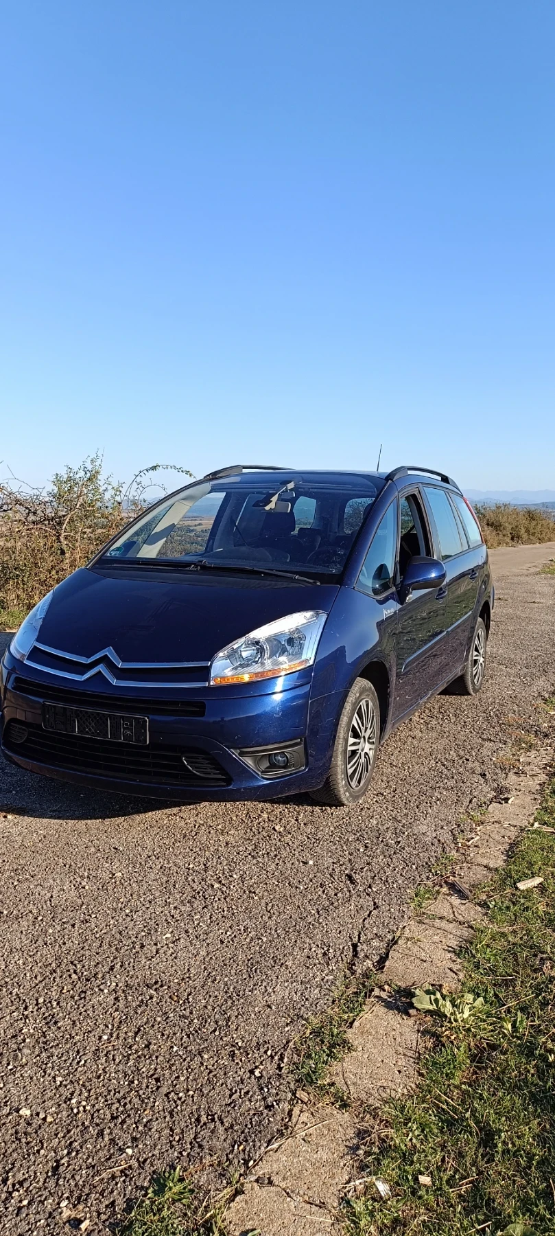 Citroen Grand C4 Picasso 1.8i - изображение 2