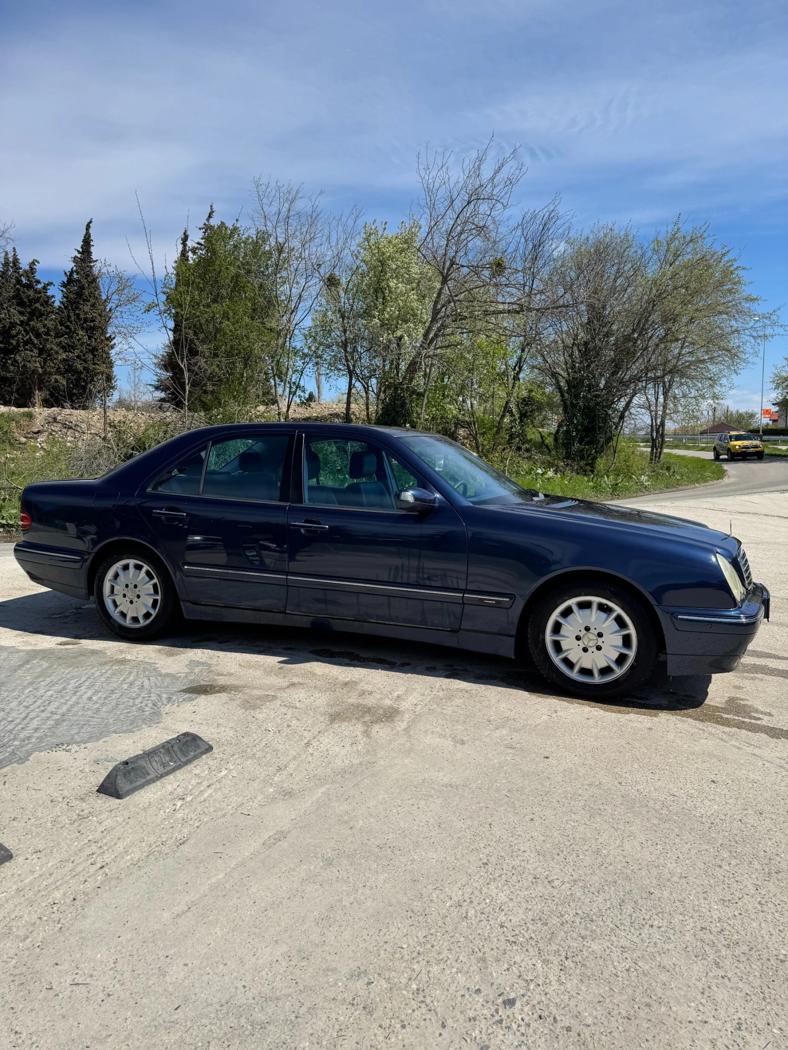 Mercedes-Benz E 200  - изображение 9