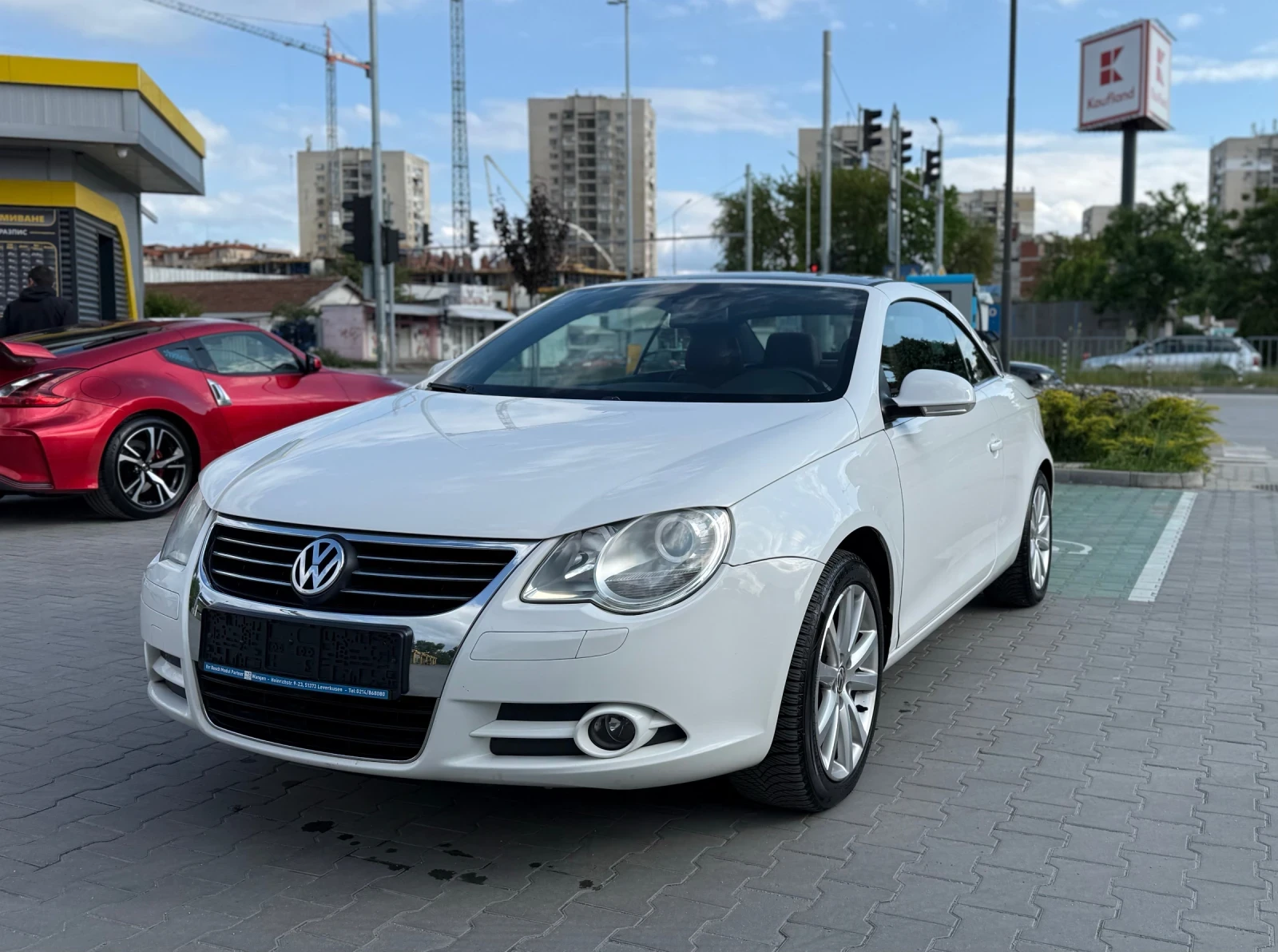 VW Eos 2.0TDI Панорама / Червена Кожа / Ел.Таван - изображение 2