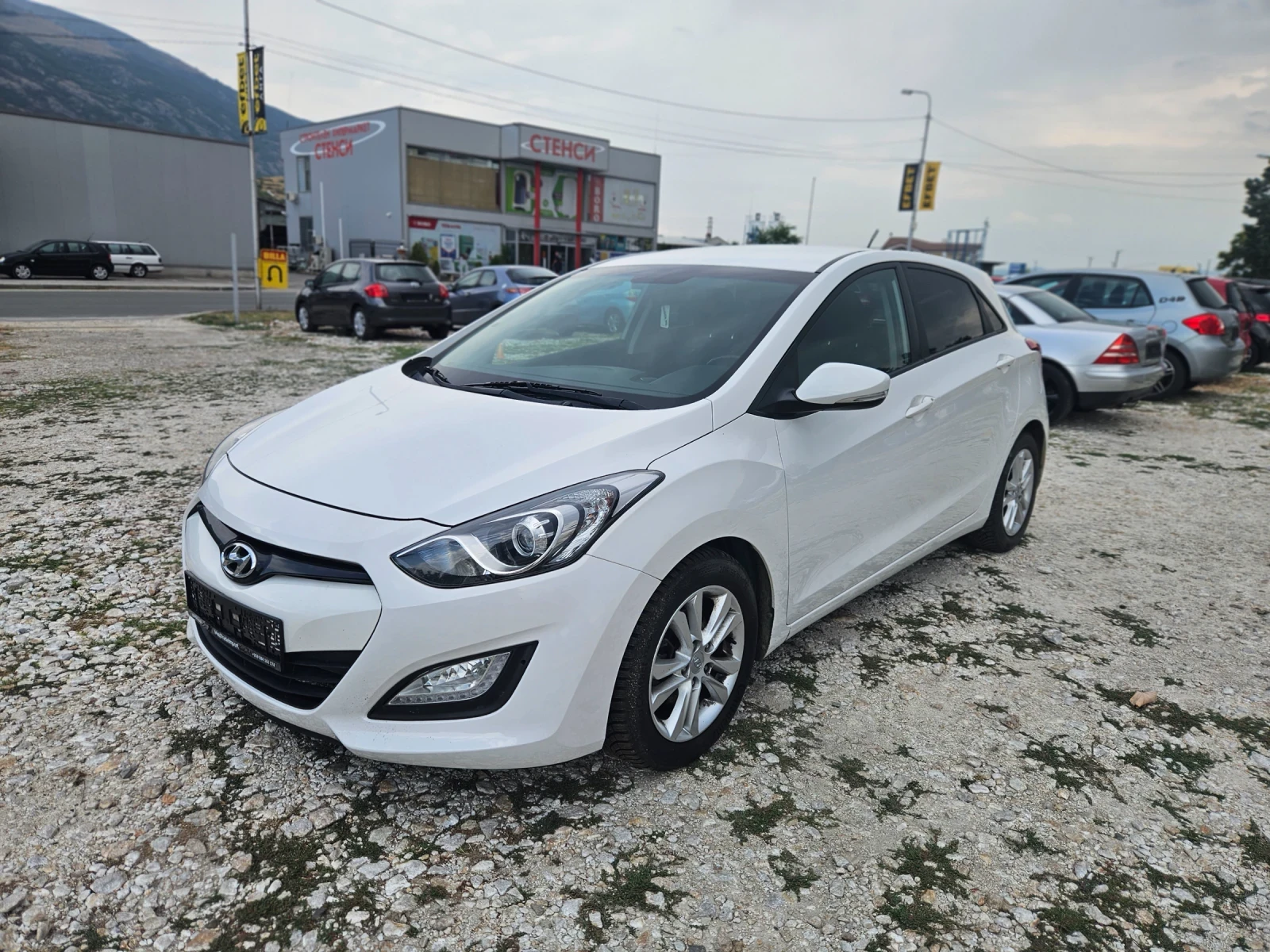 Hyundai I30 1.4/FULL-ЕКСТРИ - изображение 2