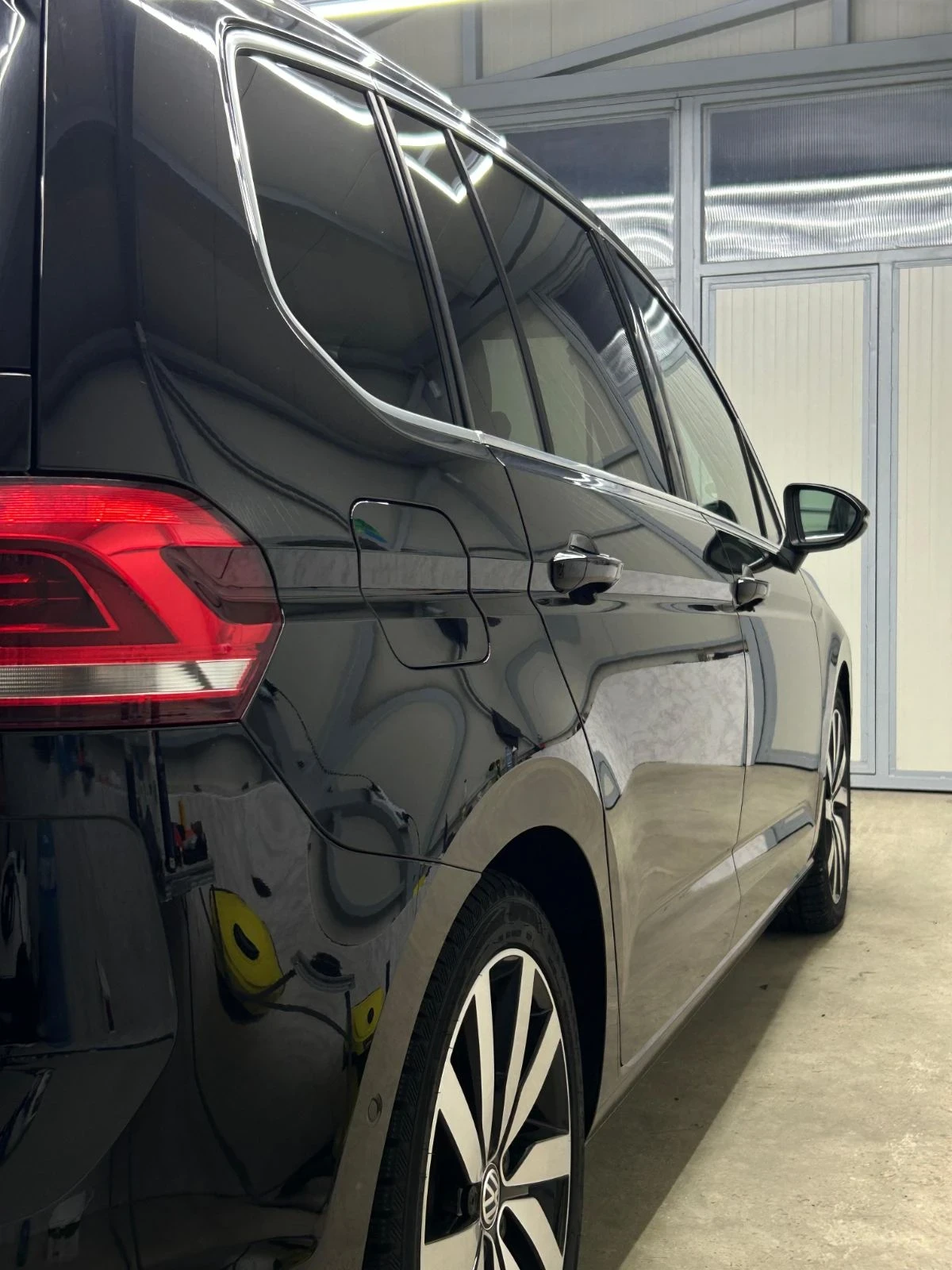 VW Touran 2.0TDI - изображение 6