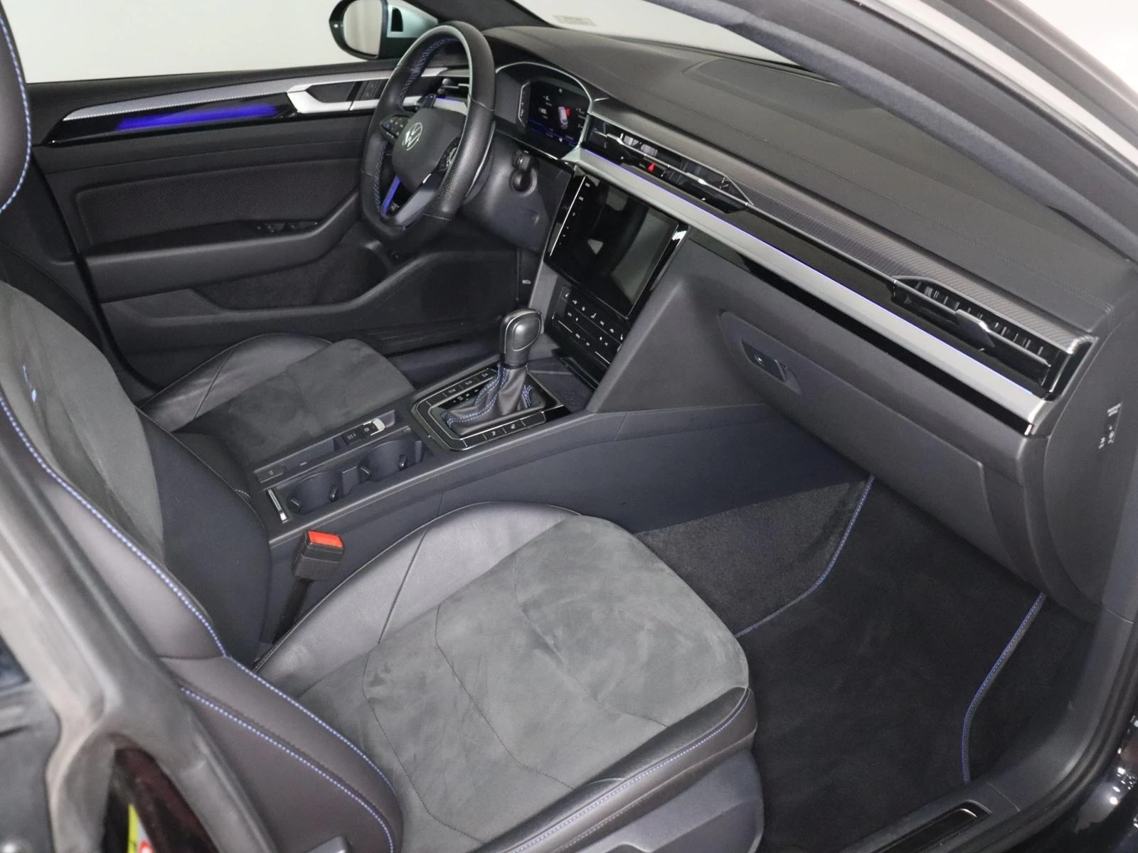 VW Arteon R SHOOTING BRAKE 4-MOTION LED CAMERA IQ.DRIVE | Mobile.bg � ����������� 11