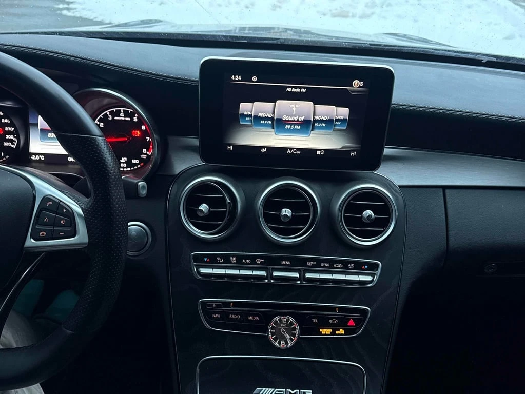 Mercedes-Benz C 63 AMG * CARFAX * БЕЗ ПЪРВОНАЧАЛНА ВНОСКА - изображение 9