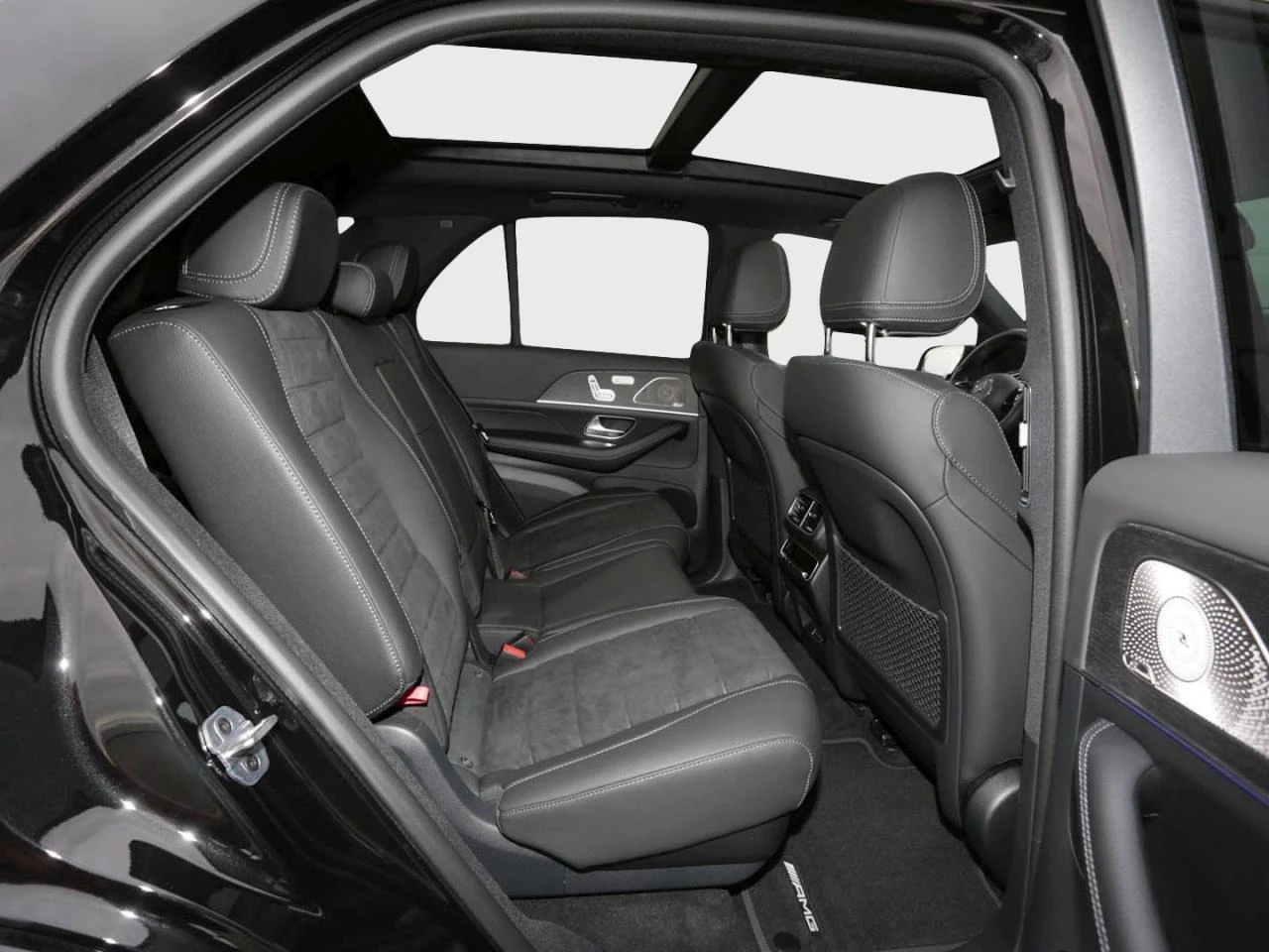 Mercedes-Benz GLE 450 d 4-MATIC AMG-LINE PANO BURMESTER NIGHT 7-МЕСТЕН - изображение 10