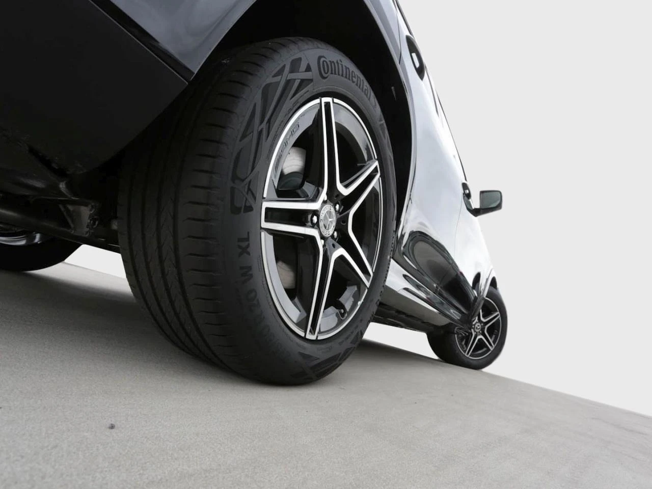 Mercedes-Benz GLE 450 d 4-MATIC AMG-LINE PANO BURMESTER NIGHT 7-МЕСТЕН - изображение 3