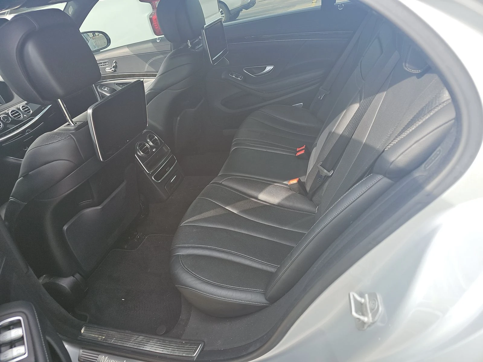 Mercedes-Benz S 500 AMG* PACK* 3D* BURMESTER* ДИСТОРНИК* МАСАЖ* ОБДУХВ, снимка 13 - Автомобили и джипове - 53796945