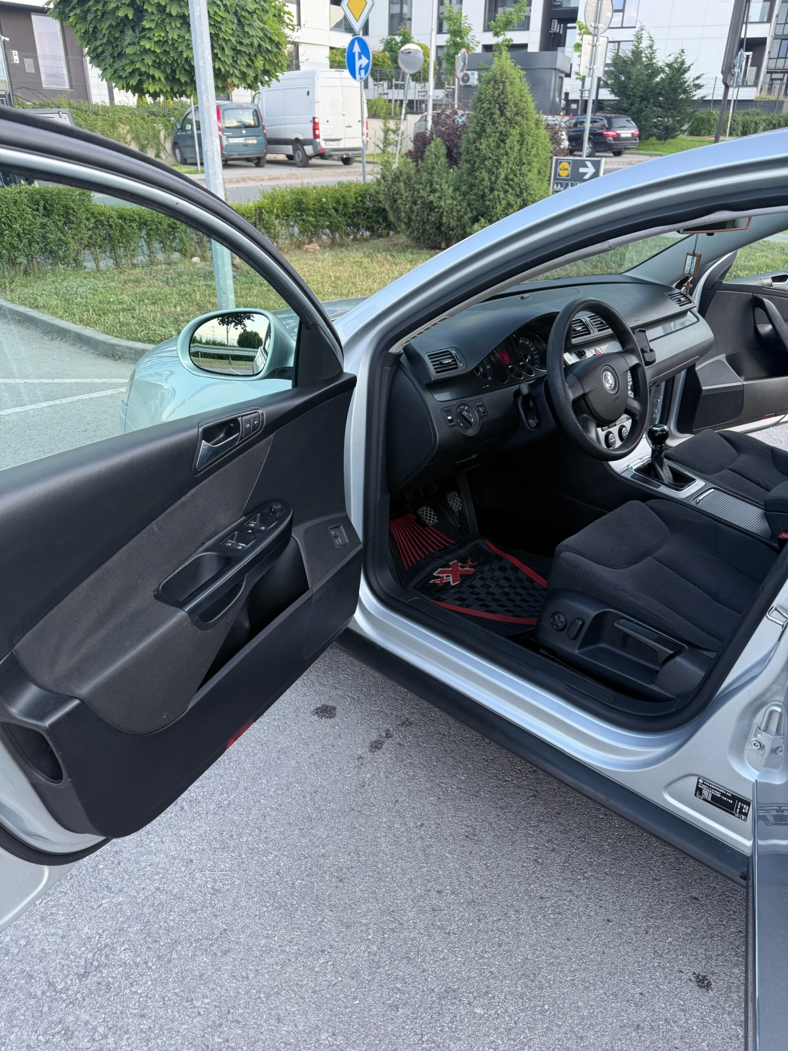 VW Passat 2.0 TDI, снимка 8 - Автомобили и джипове - 55148398
