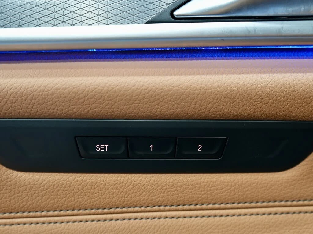 BMW 530 АвтоКредит* (ЦЕНА ДО БГ)530i xDrive Sedan AWD, снимка 14 - Автомобили и джипове - 54073193