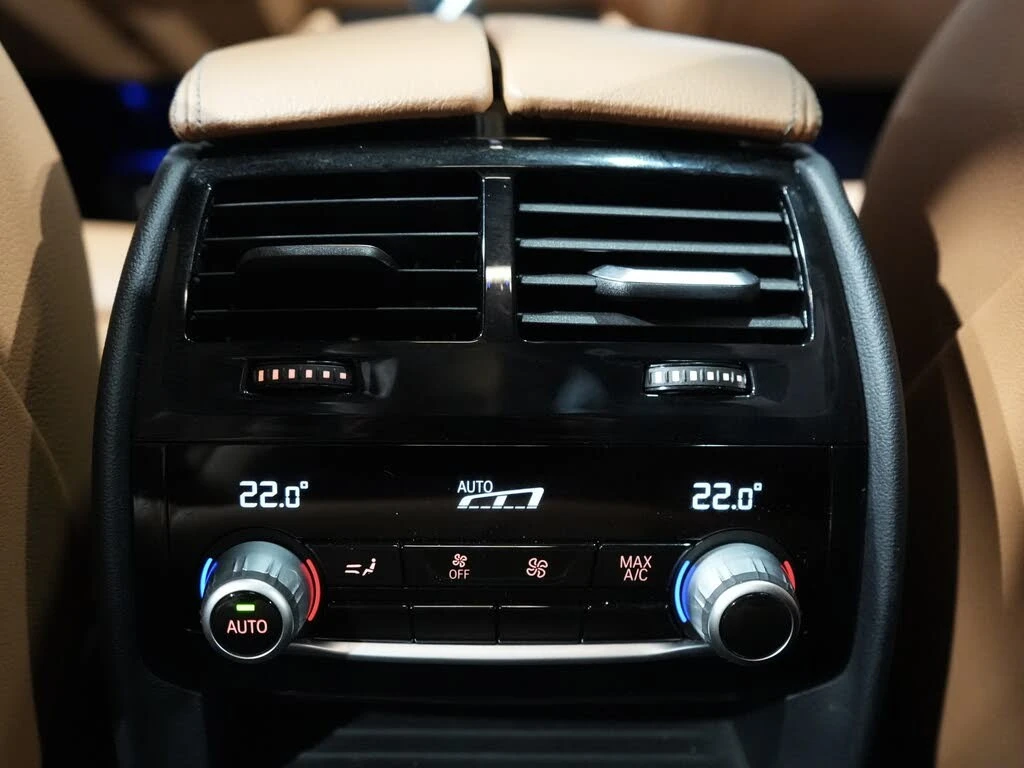 BMW 530 АвтоКредит* (ЦЕНА ДО БГ)530i xDrive Sedan AWD, снимка 13 - Автомобили и джипове - 54073193