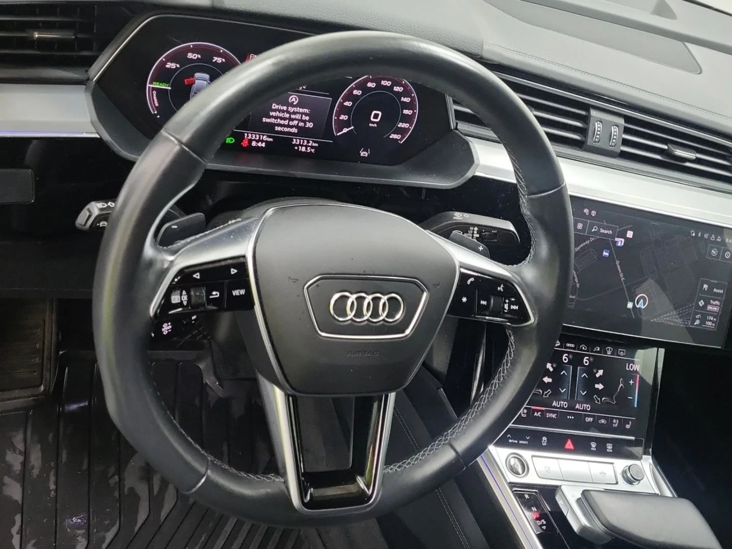 Audi E-Tron Technik* S-line* Подгрев* Обдух* Пано* Камера, снимка 8 - Автомобили и джипове - 54073209