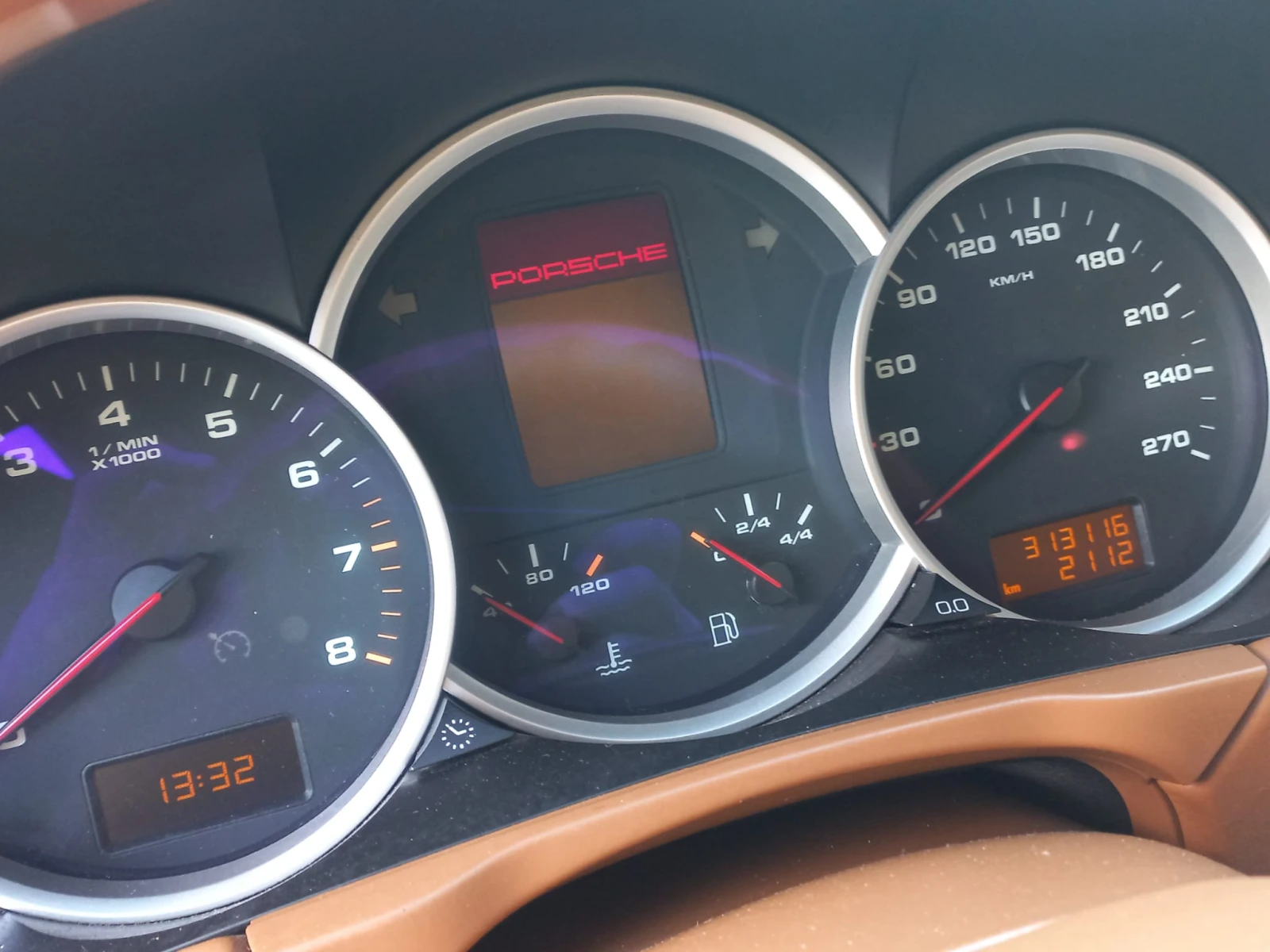 Porsche Cayenne Magnum Tachart, снимка 5 - Автомобили и джипове - 54285281