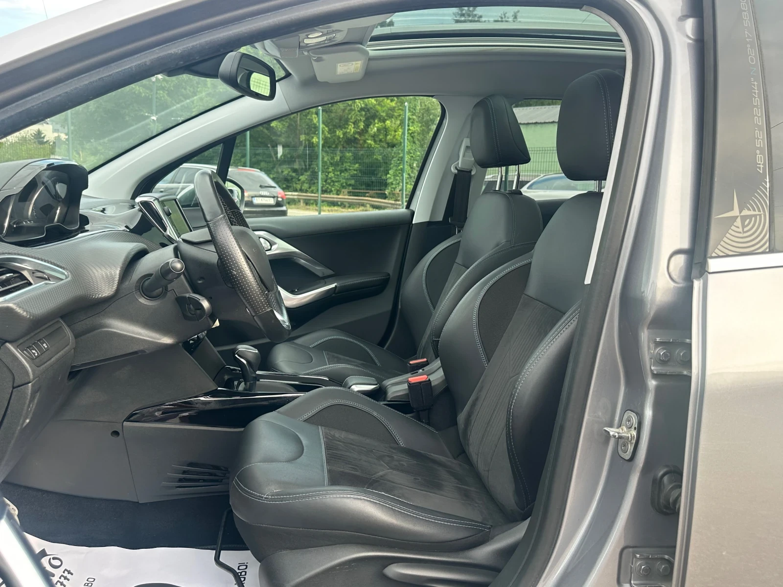 Peugeot 2008 1.6HDI-ALLURE-AVTOMAT-LED-NAVI-PANORAMA, снимка 10 - Автомобили и джипове - 54990105