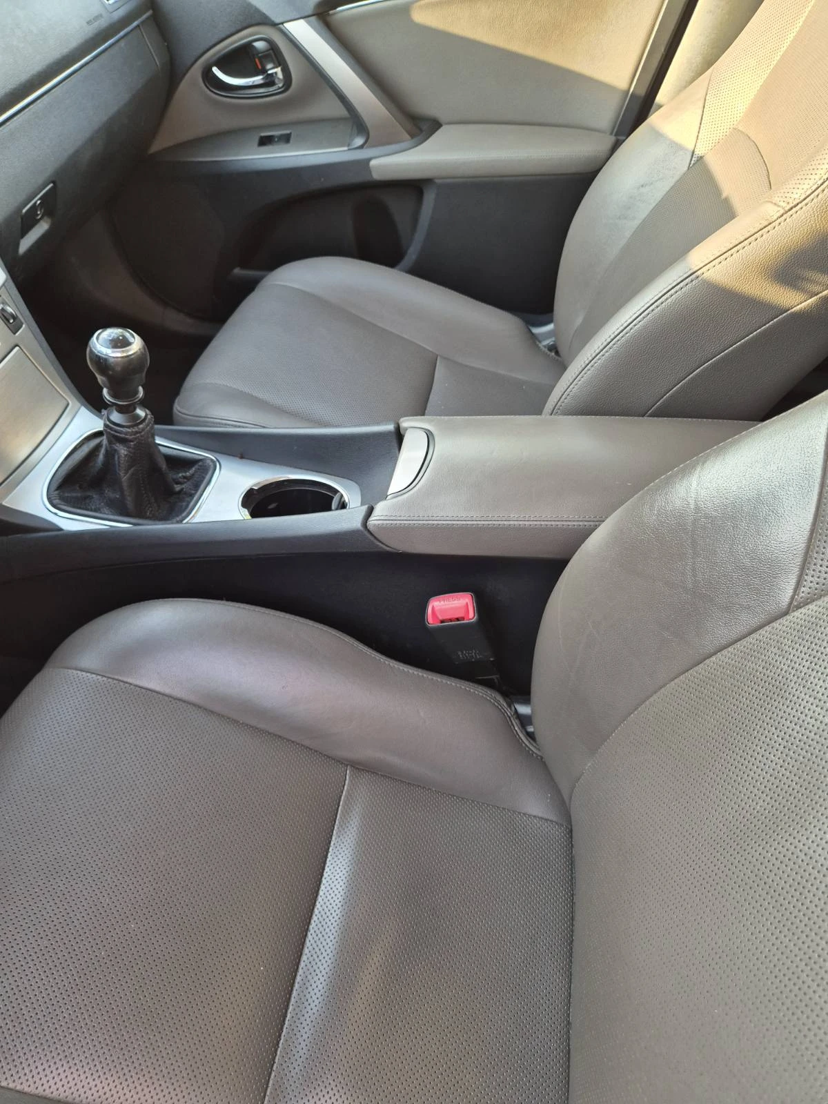 Toyota Avensis, снимка 15 - Автомобили и джипове - 55061220