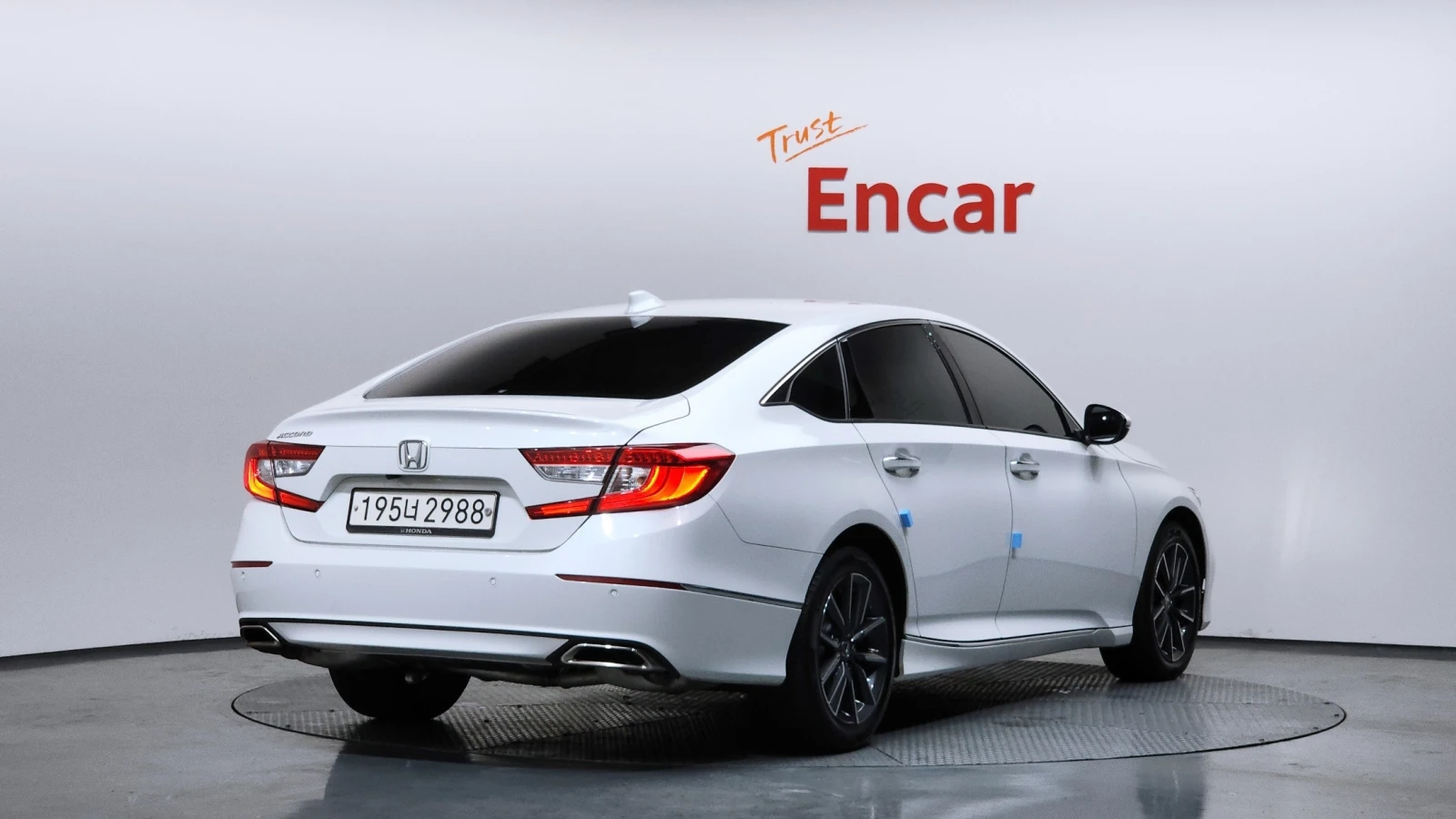 Honda Accord 1.5 Turbo, снимка 2 - Автомобили и джипове - 55130652