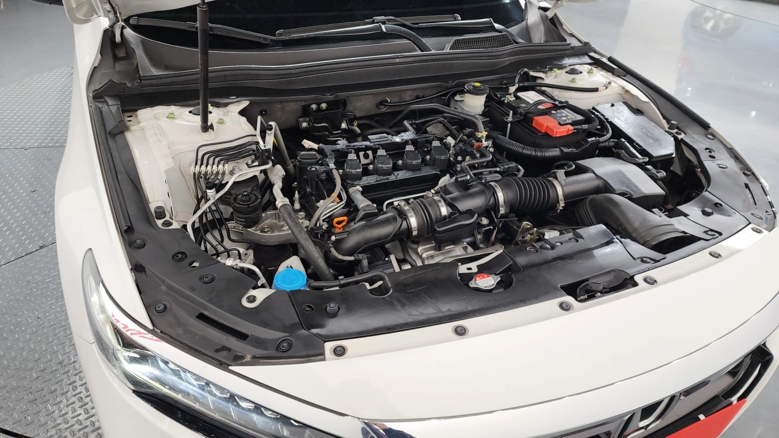 Honda Accord 1.5 Turbo, снимка 5 - Автомобили и джипове - 55130652