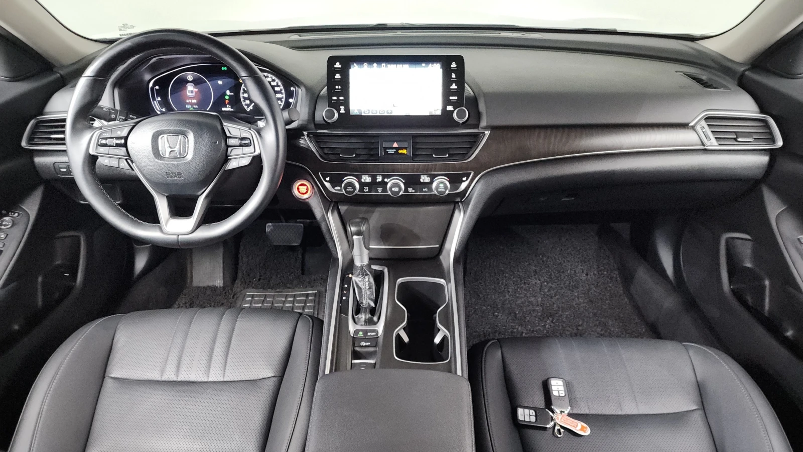 Honda Accord 1.5 Turbo, снимка 6 - Автомобили и джипове - 55130652