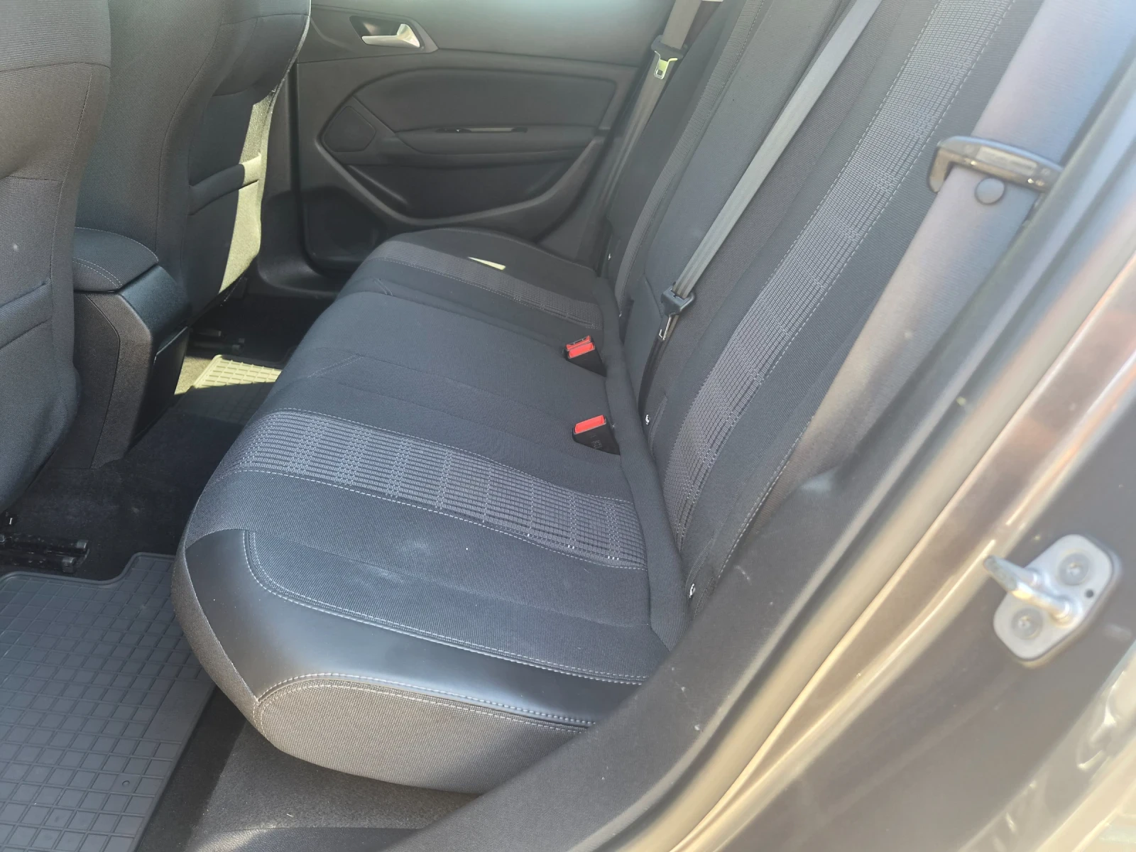 Peugeot 308 1.6 HDI 100k.s .170000km, снимка 9 - Автомобили и джипове - 55522681