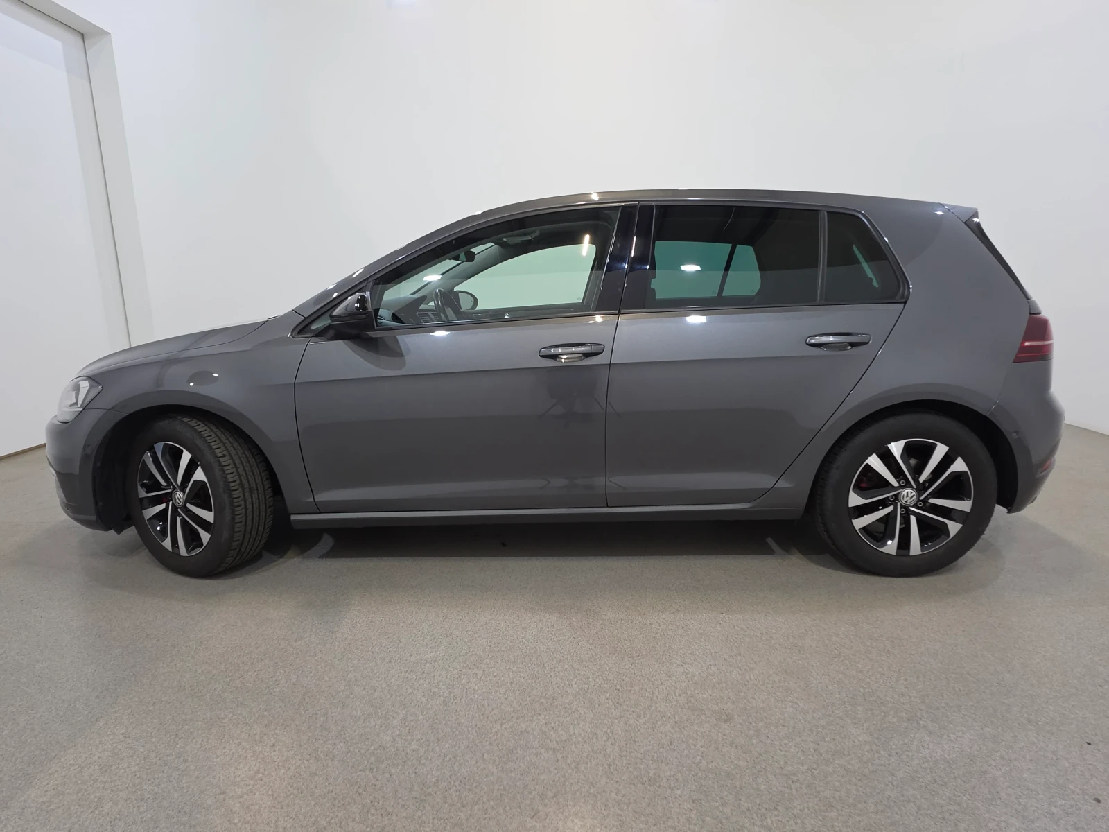 VW Golf 1.5 TSI United 150 к.с  Камера/ Нави, снимка 4 - Автомобили и джипове - 55645545