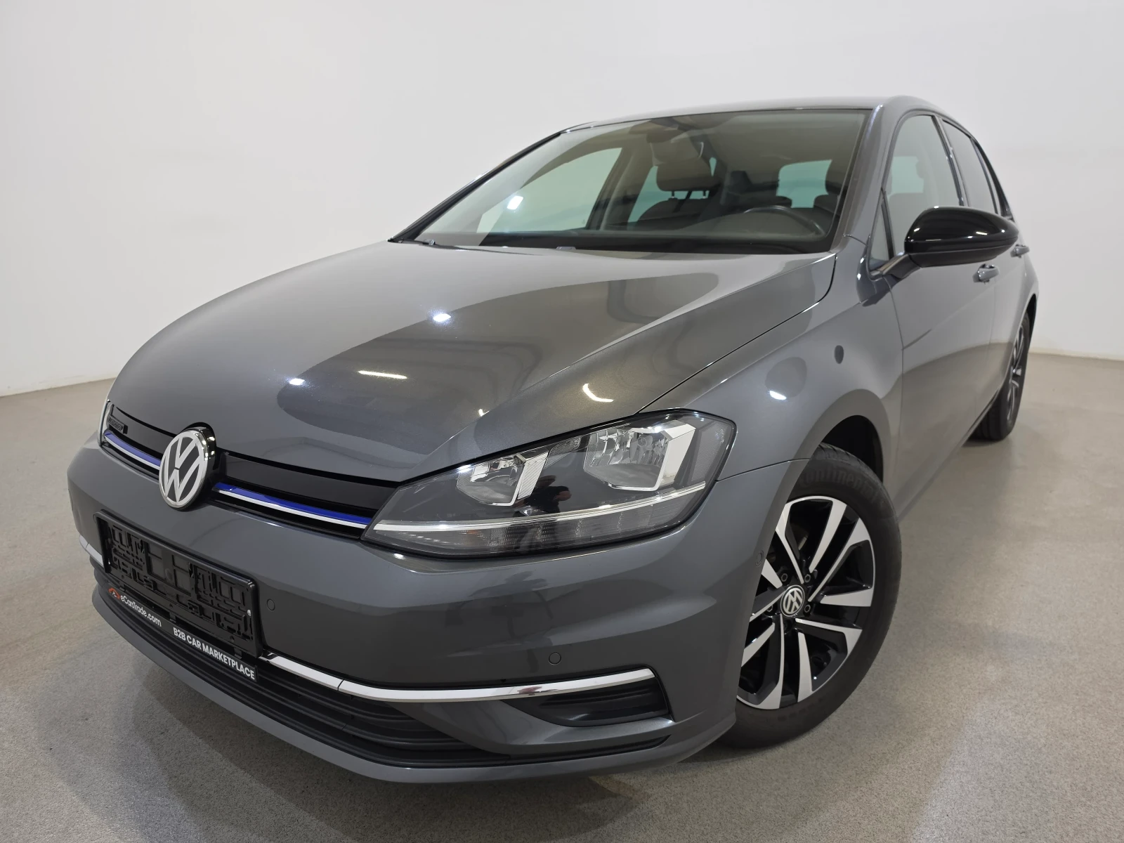 VW Golf 1.5 TSI United 150 к.с  Камера/ Нави, снимка 2 - Автомобили и джипове - 55645545