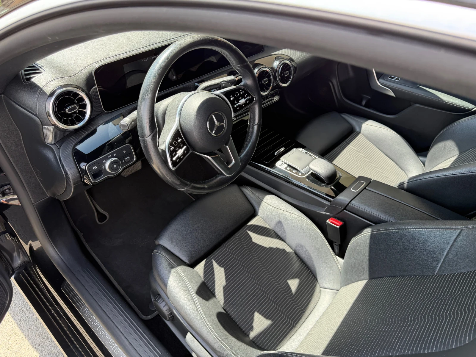 Mercedes-Benz CLA CLA 180 d, снимка 9 - Автомобили и джипове - 55875266