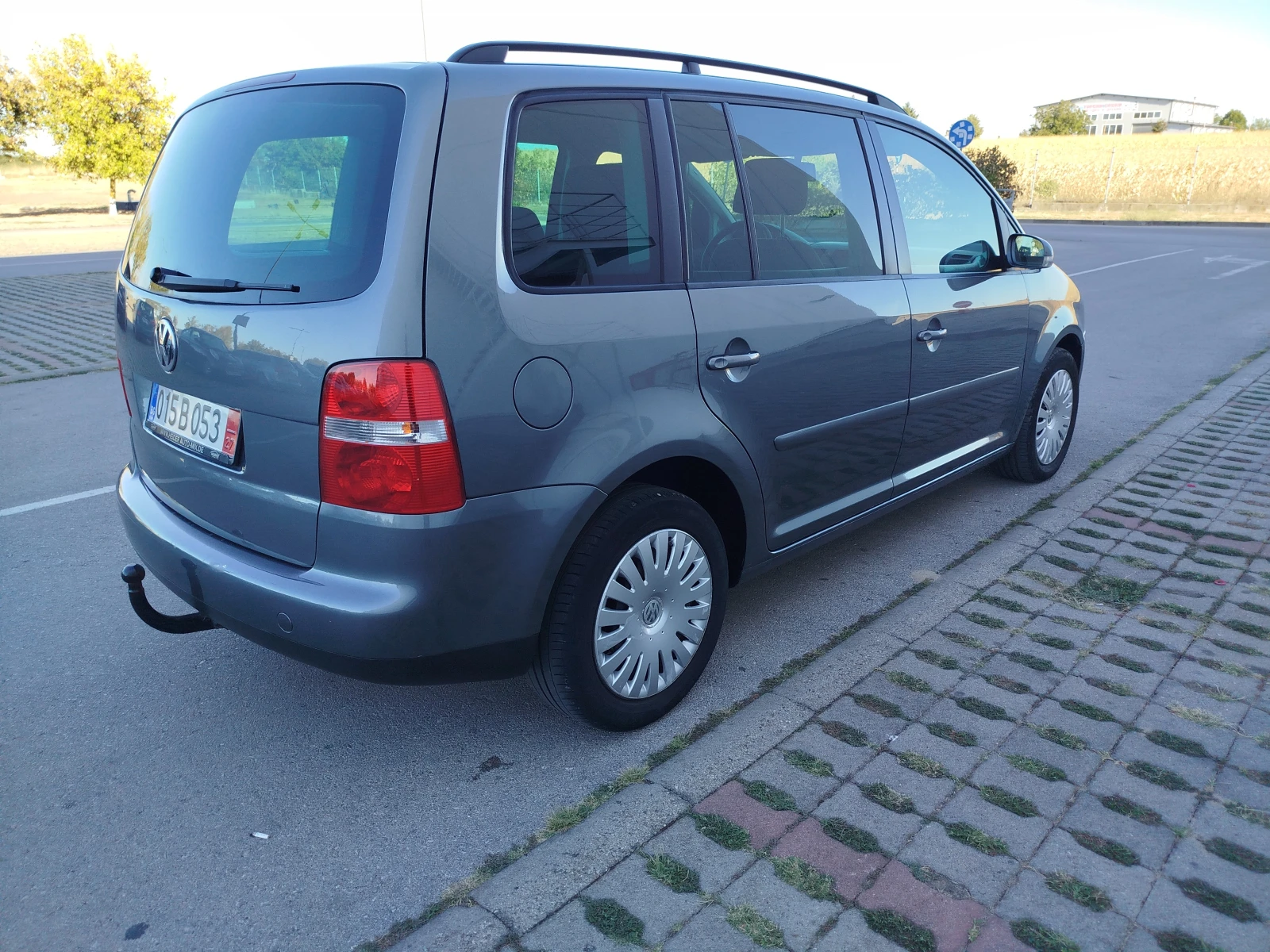VW Touran 2.0TDI-140кс., снимка 6 - Автомобили и джипове - 56010445