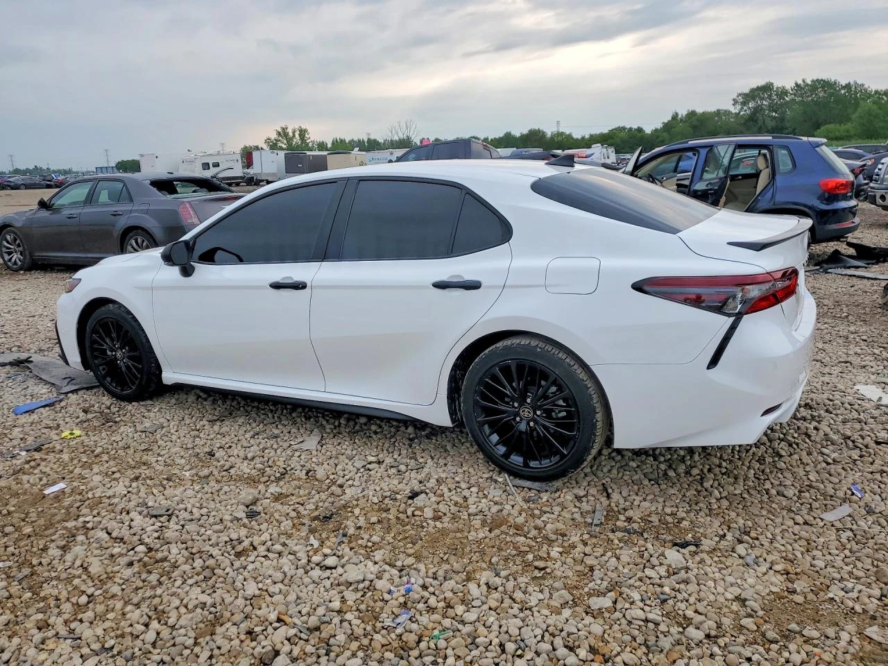 Toyota Camry 2.5l Se Nightshade, снимка 2 - Автомобили и джипове - 56058223