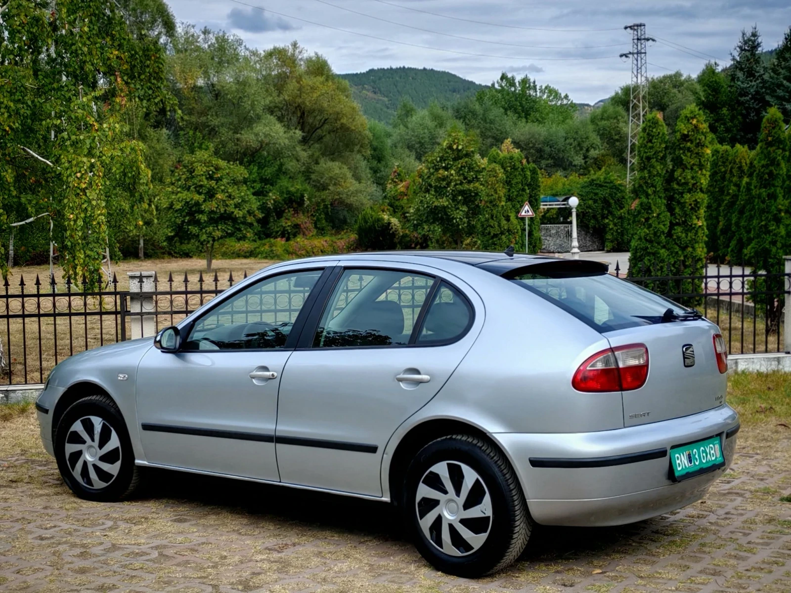 Seat Leon 1.9TDI(110)* FACELIFT* КЛИМАТРОНИК* НОВ ВНОС* , снимка 4 - Автомобили и джипове - 56086600