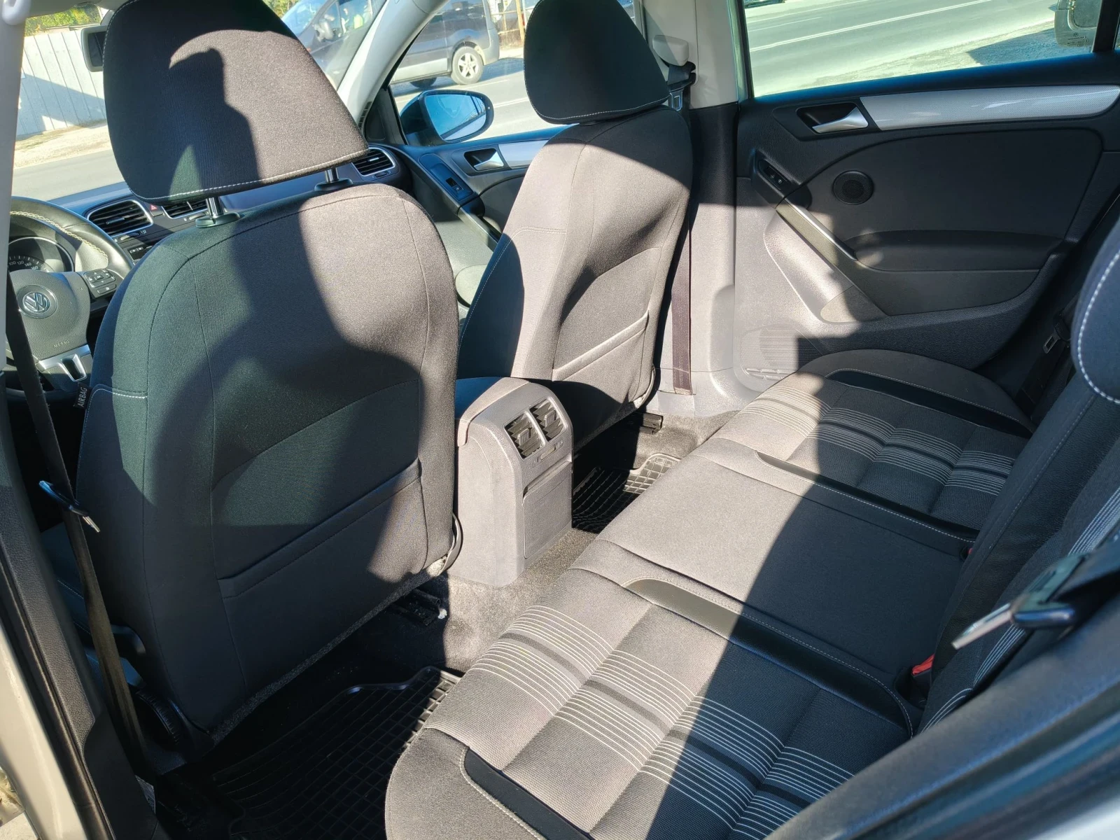 VW Golf 2.0TDI, снимка 9 - Автомобили и джипове - 56629612