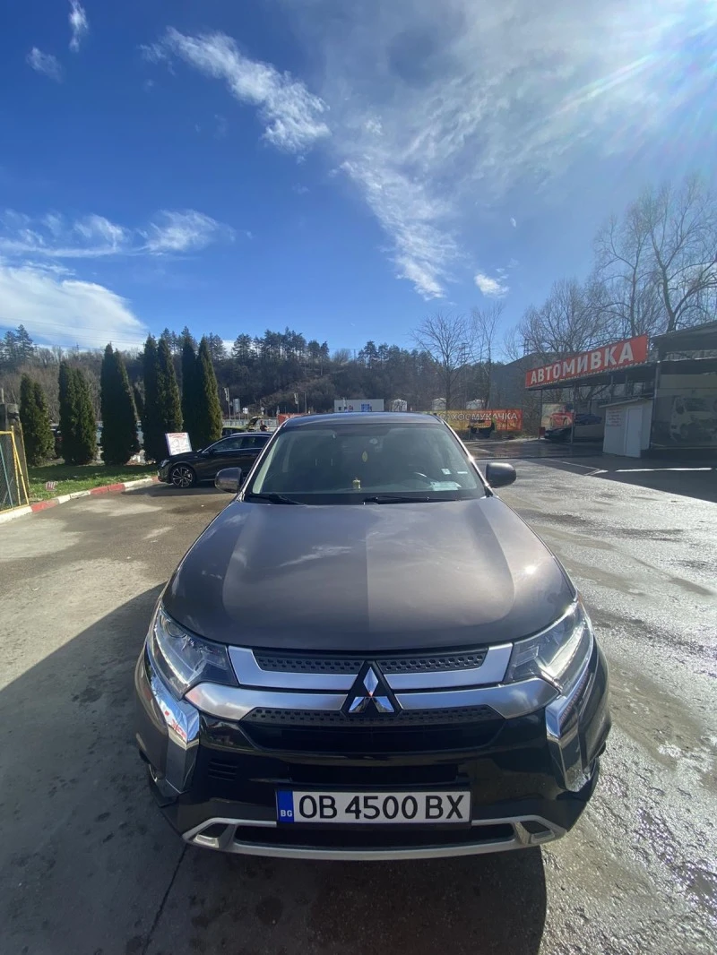 Mitsubishi Outlander, снимка 3 - Автомобили и джипове - 46924234