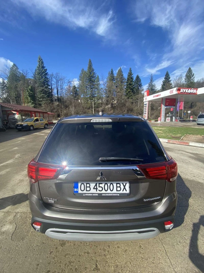 Mitsubishi Outlander, снимка 4 - Автомобили и джипове - 46924234