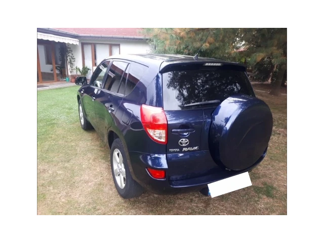 Toyota Rav4 2.2 D4D, снимка 5 - Автомобили и джипове - 47411323