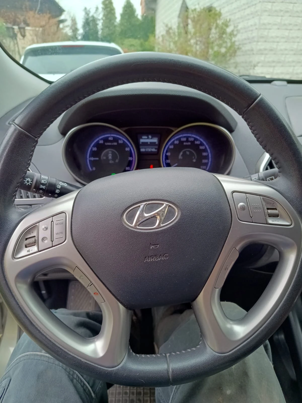 Hyundai IX35 Premium 4x4 - изображение 9