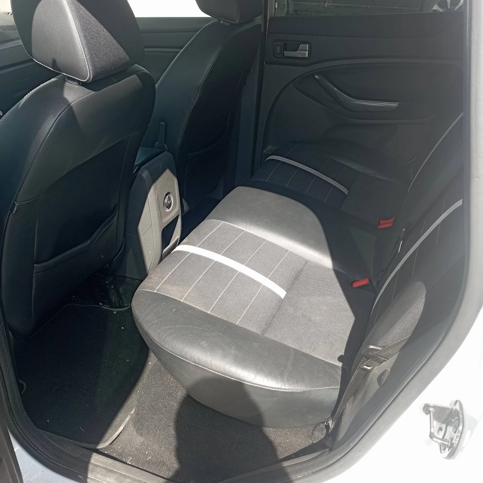 Ford Kuga  - изображение 6