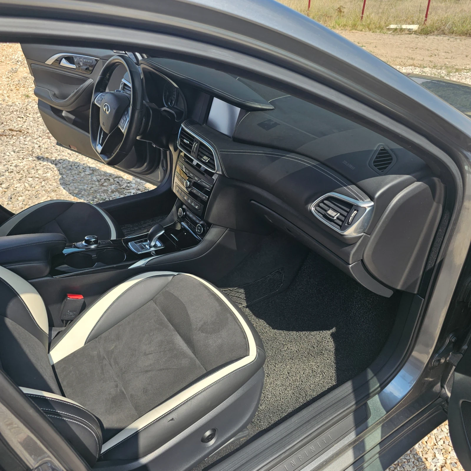 Infiniti Q30 2.0 Turbo 2WD | Mobile.bg   11