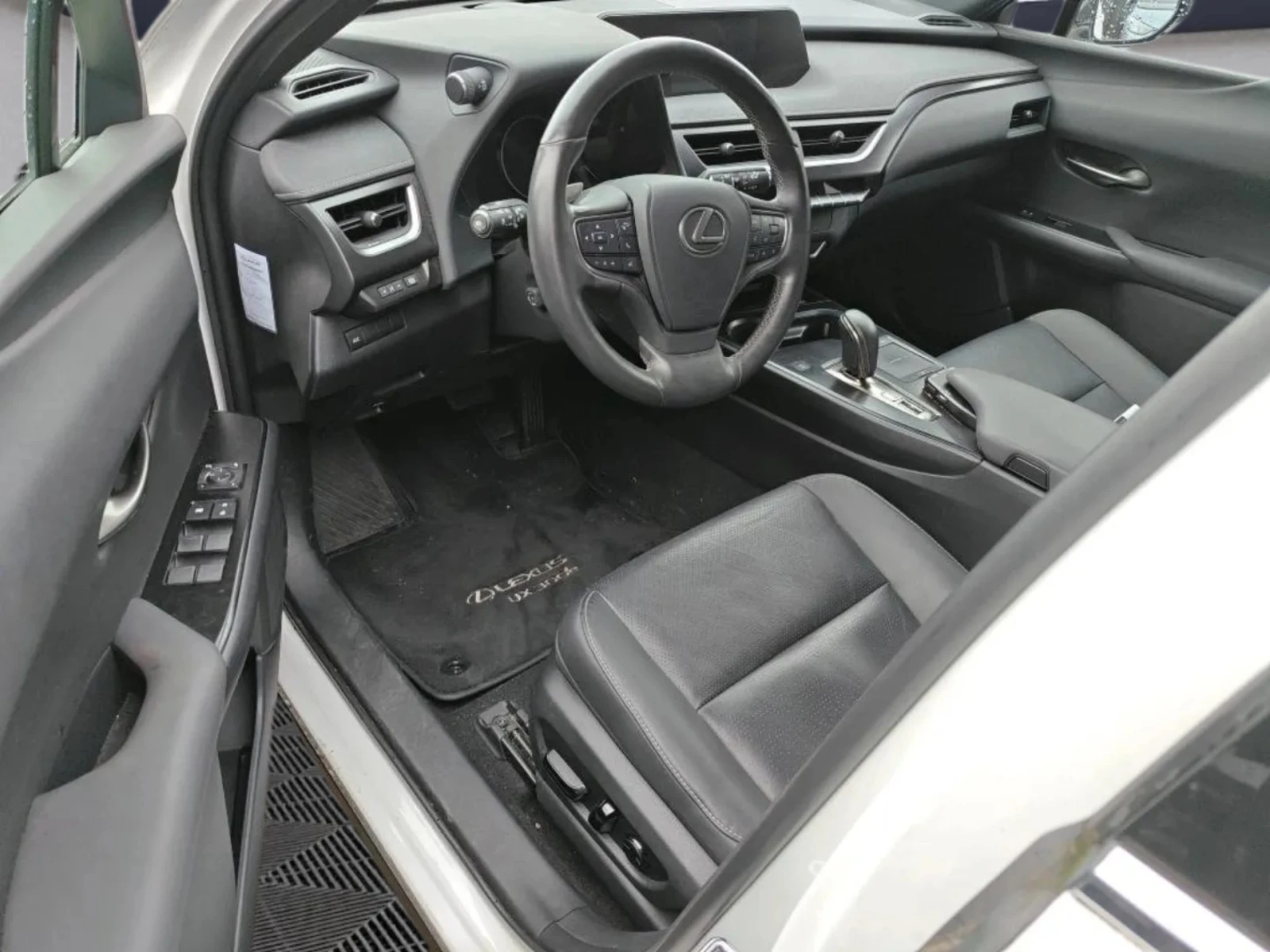 Lexus UX 300e 54.3KWH 204КС. ПОДГРЯВАНЕ ОБДУХВАНЕ ДИСТРОНИК, снимка 7 - Автомобили и джипове - 53977292