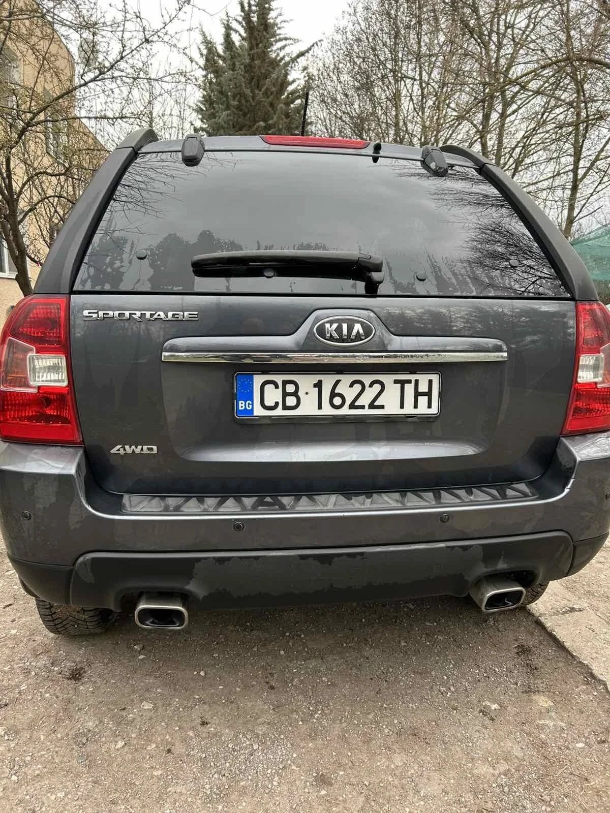 Kia Sportage 2.0 AWD, снимка 4 - Автомобили и джипове - 54094896
