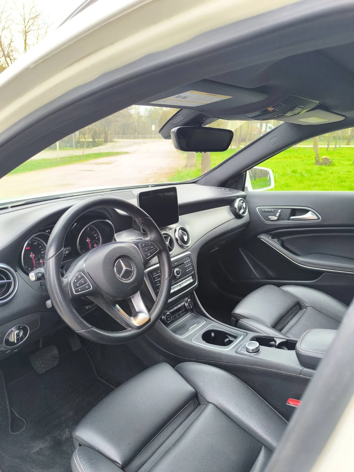 Mercedes-Benz GLA 250, снимка 8 - Автомобили и джипове - 54138264